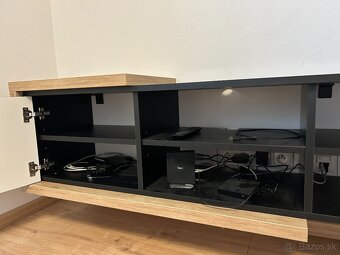 Skriňa , stolík pod TV na zavesenie na stenu - 4