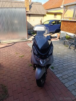 Suzuki Burgman - 4