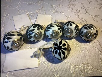 Keramické uchytky - 4