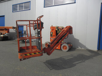 Kĺbová pracovná plošina JLG E300AJP - 4