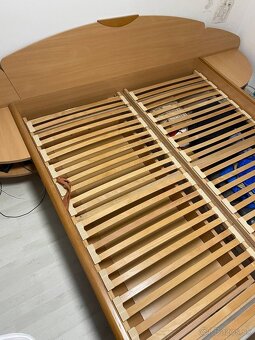 Manželská postel 180x200 cm s nočnými stolíkmi - 4