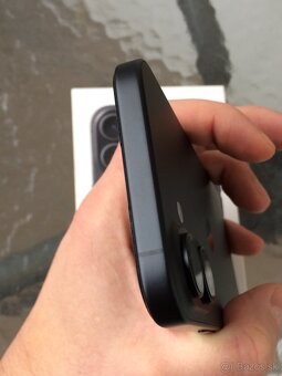 Apple iPhone 16 128GB - 4