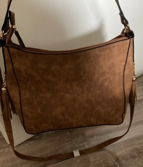 Dámska kabelka/úplne Nová - 4