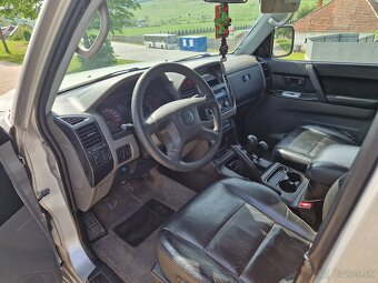 Mitsubishi pajero 2.5 - 4
