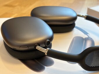 AirPods MAX - 4