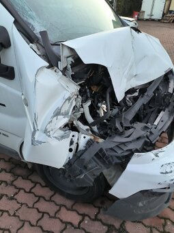 Renault Trafic 6 miest havarované - 4