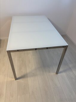 Ikea jedalensky stol s kozenymi stolickami - 4