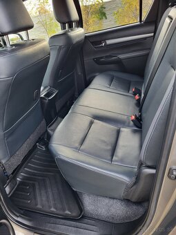 Toyota Hilux 2.8 D-4D Invincible 4x4 A/T, odpočet DPH - 4
