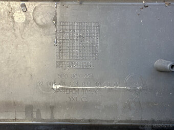 401. ŠKODA OCTAVIA III 5E0 807 221 - 4