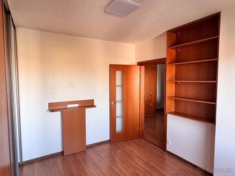 Prenajmem 2 izbovy byt - 4