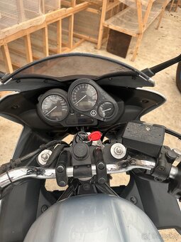 Yamaha FZS600 - 4
