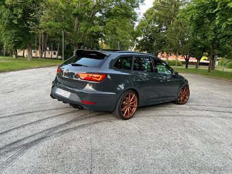 Seat Leon Cupra R - 4