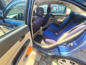 Hyundai accent 1.4 i 2007 - 4
