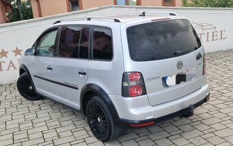 Volkswagen touran cross 2.0 tdi BMM r17 - 4