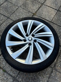 OCTAVIA IV R18 ŠKODA PERSEUS 225/40/18 - 4