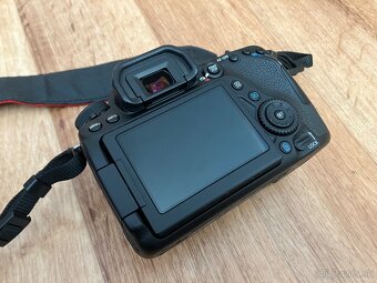 Canon EOS 80d + 17-55 f/2.8 - 4