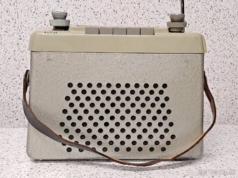 Trifels Akkord-Radio 》Hybridné prenosné batériove auto-rádio - 4