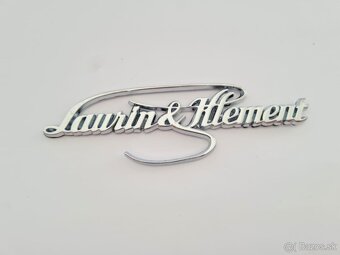 Nápis Laurin Klement , chrom, zlatý, červený, čierny - 4