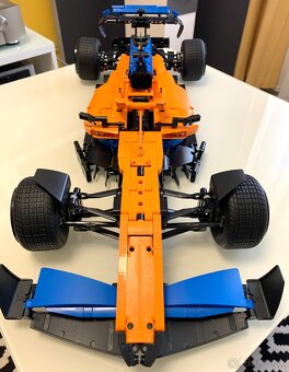 LEGO Technic 42141 McLaren Formula 1 Race Car (2022) - 4