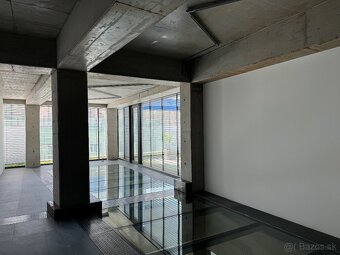 Na prenájom krásny kancelársky priestor v nákupnom centre Le - 4