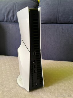Sony Playstation 5 Slim, Mechanika, 1 ovládač + stojan s RGB - 4