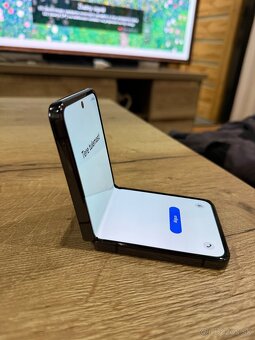 Samsung Galaxy Z Flip4+ Samsung Galaxy watch 6 Classic - 4