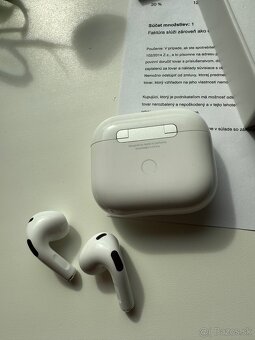 Apple AirPods (3. generácia) s Lightning nabijacim puzdrom - 4