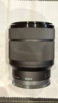 SONY FE 28-70mm f/3,5-5,6 OSS určený pre FF a APS-C - 4