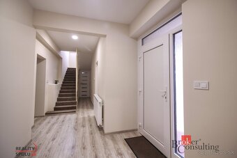 ponúkame na predaj nadštandarný 5 izb. RD po kompletnej reko - 4