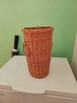 Predám odpadový nerezový kôš 20l,zrkadlo,prútený stojan - 4