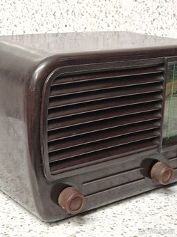 STAROŽITNÉ BAKELITOVÉ RÁDIO - JISKRA PARDUBICE - 4
