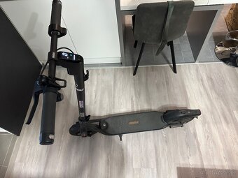 Ninebot Kickscooter F2 - 4