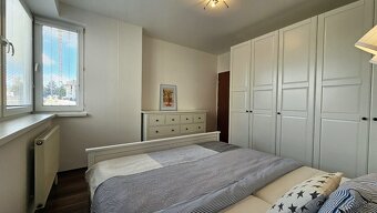 EXKLUZÍVNE Moderný 2-izbový byt, veľký balkón, výbor - 4