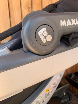 Maxi Cosi i-size vajíčko so základňou - 4