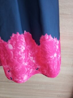 Dámske krátke spoločenské šaty M/L - 4