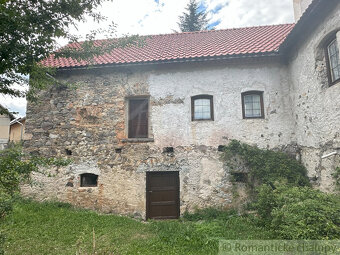 200-ročná kamenná chalupa v horách, obec Lipovec - 4