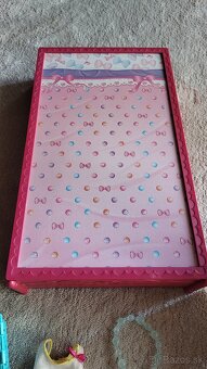 Šatník a auto pre babiku - 4