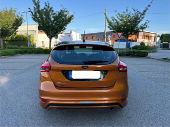 Ford Focus 1.5 EcoBoost ST Line - 4