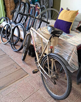 KOLESÁ 28 a 26 palcov + horský bicykel - 4