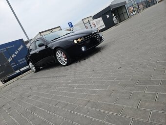 Predám alfa romeo 159 2.4 jtdm 147 kw - 4