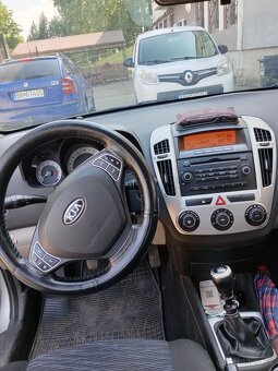 Kia ceed sw 1,6 benzín - 4
