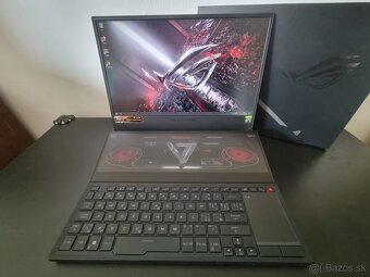 ROG Zephyrus Duo 15 SE Ryzen 9 RTX3080 32GB IPS 300Hz - 4