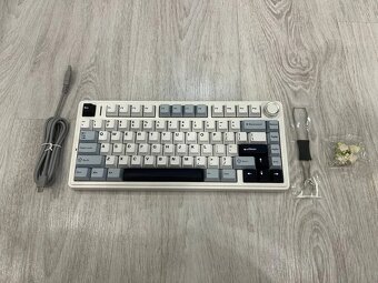Mechanická klávesnica Aula F75 Glacier Blue - 4