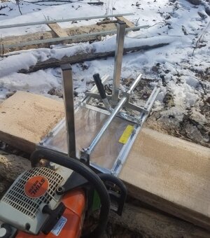 Prípravok na rezanie dosiek pomocou píly - 4