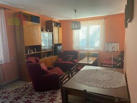 REZERVOVANÉ - Veľký, slnečný 3 izbový tehlový byt v obci Pru - 4