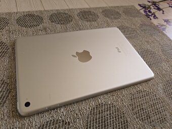 Predám iPad 5 32GB – rozbitý displej - 4