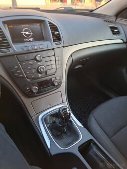 Predám Opel Insignia 2.0 CDTI r. v. 2011 - 4