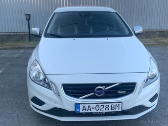 Predám vozidlo Volvo V60 Rdesign - 4