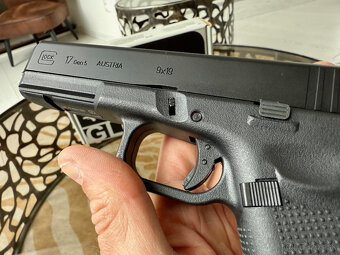 Airsoftová pištoľ Glock G17 Gen5 GBB 6mm a príslušenstvo - 4