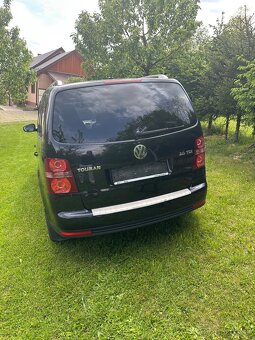 Volkswagen TOURAN 2,0 TDi 103kw r.v. 2009 - 4